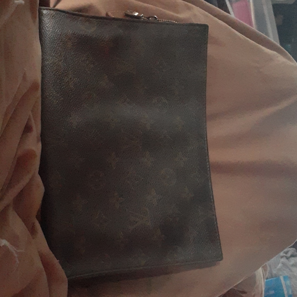 Authentic Louis Vuitton Toiletry Pouch 26